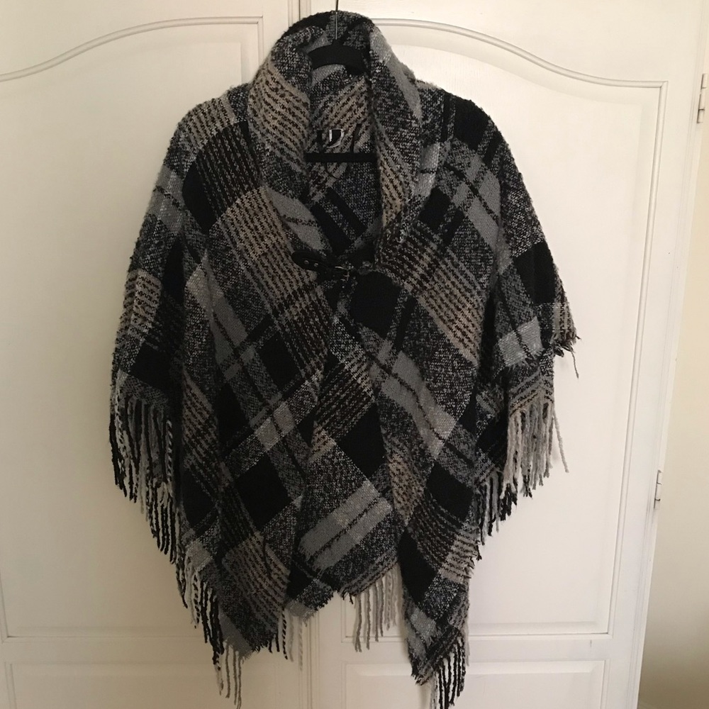 Apt.9 Poncho